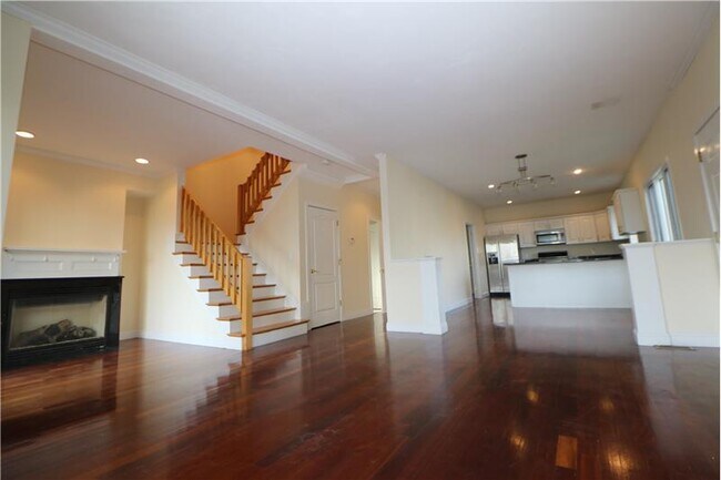 Foto del edificio - 143 Grovers Ave