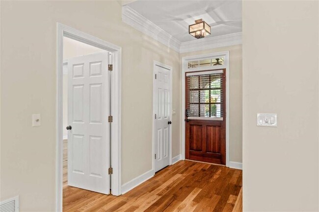 Building Photo - 603 Fairway Ct