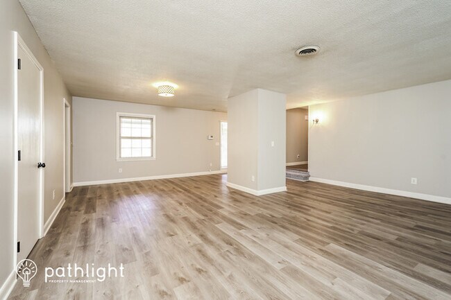 Foto del edificio - 2725 Spicewood Drive