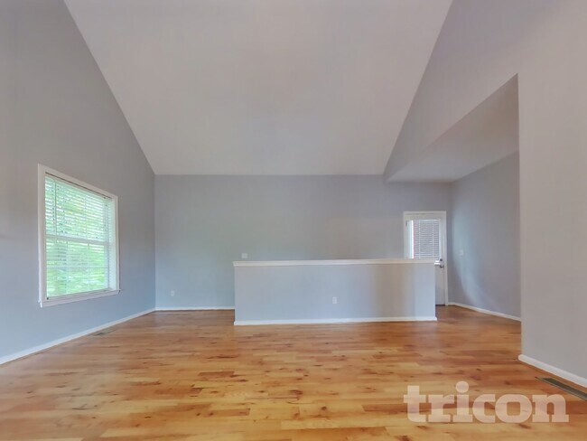 Foto del edificio - 3029 Lakeview Pkwy