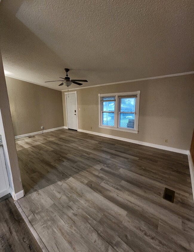 Building Photo - 569 Nicklaus Cir