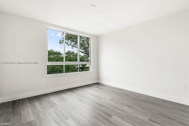 Foto del edificio - 2 br, 2.5 bath House - 2505 NE 193rd St Un...