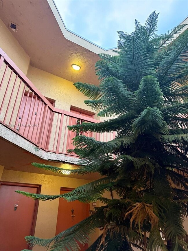 Foto del edificio - 10257 NW 9th St Cir