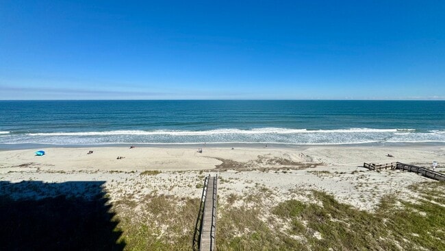 Building Photo - Oceanfront 3 Bedroom 2 Bath Condo. Jackson...
