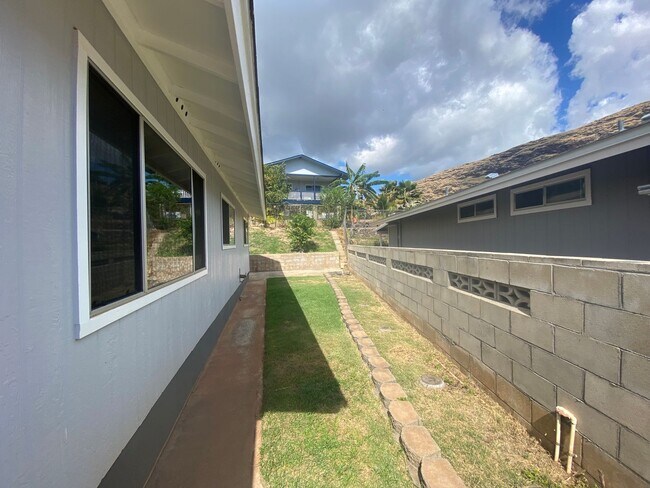 Foto del edificio - Three Bedroom Single Family in Village Pok...
