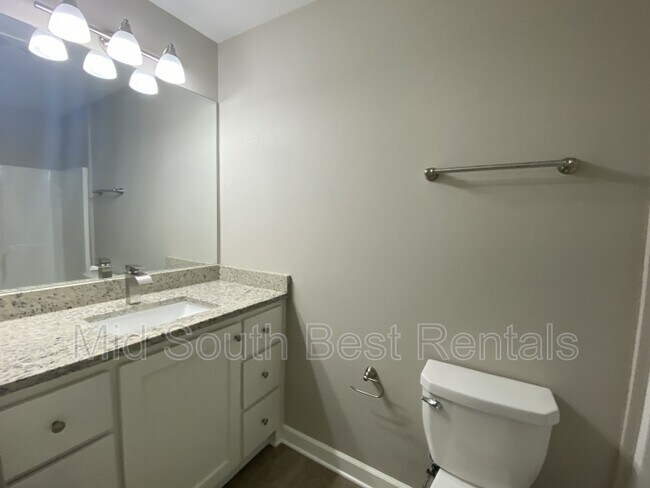 Foto del edificio - 301 Sparrow Rd