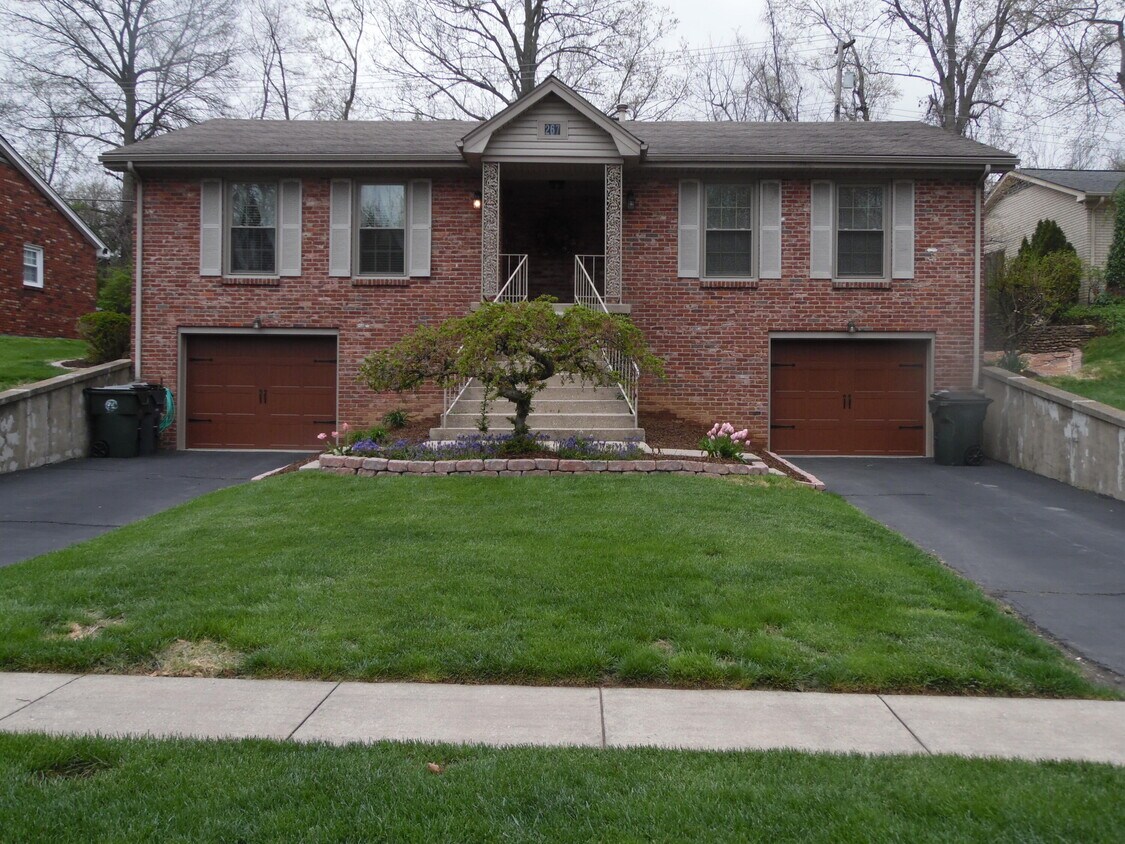 Primary Photo - 267 Argonne Cir