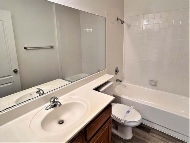 Building Photo - 510 Calypso Dr