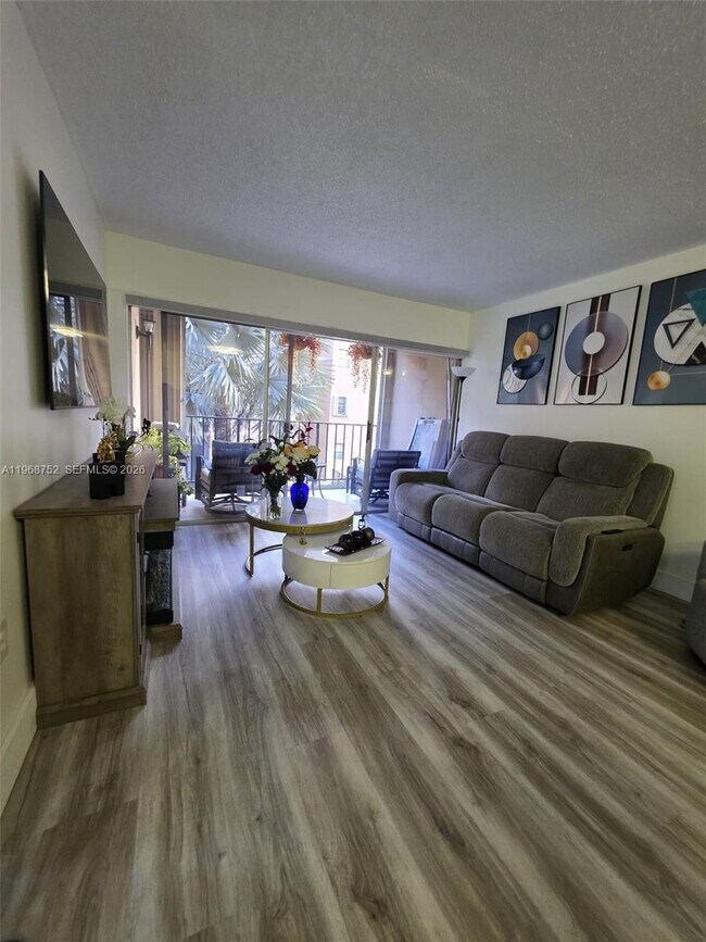 Foto del edificio - 506 NW 87th Ave