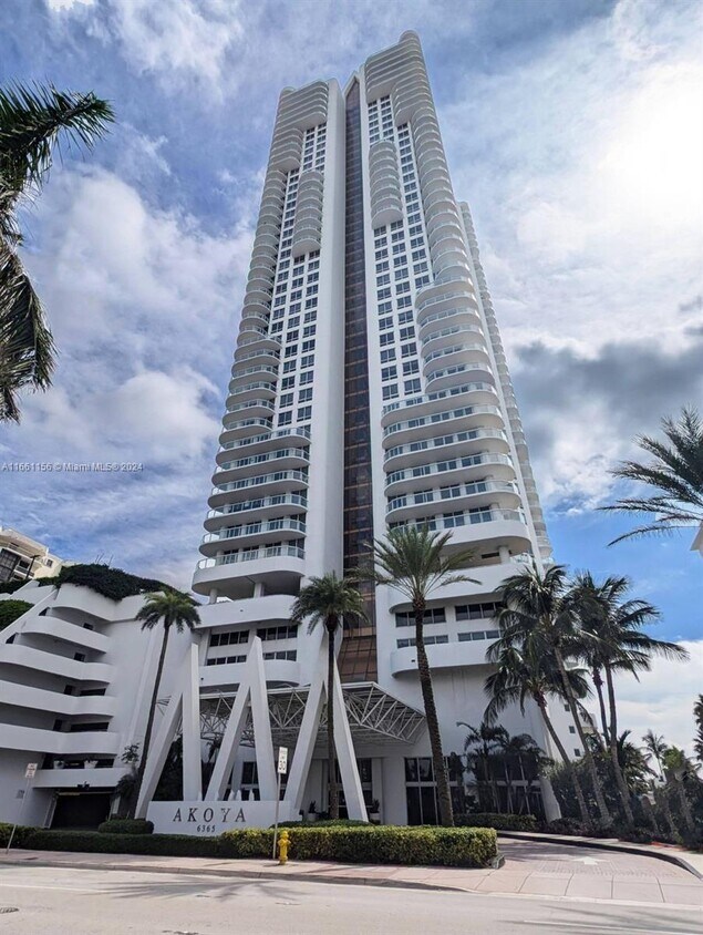 Primary Photo - 6365 Collins Ave