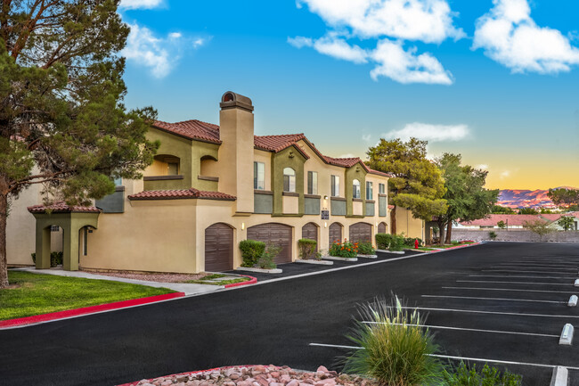 Foto del edificio - Parkway Townhomes