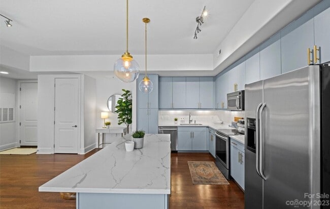 Foto del edificio - 4625 Piedmont Row Dr
