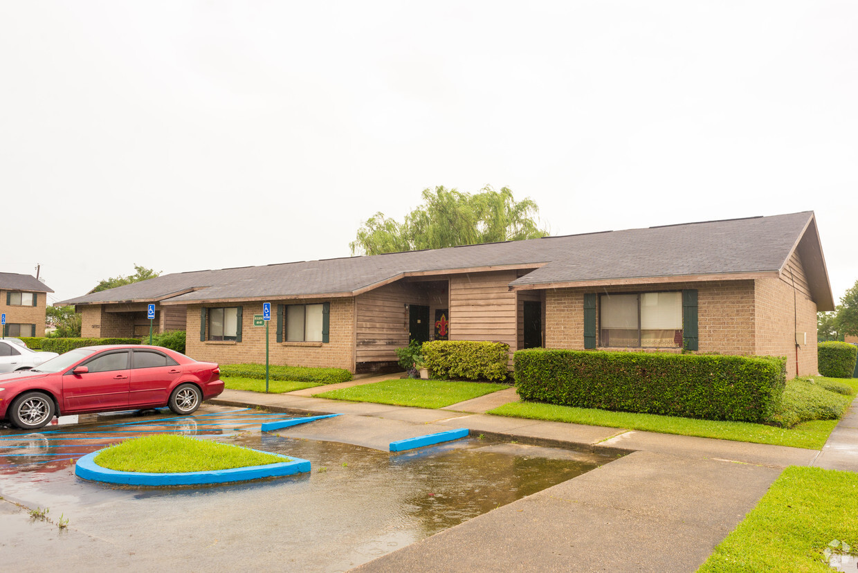 Foto del edificio - Highland Creek & Bayou Teche Apts