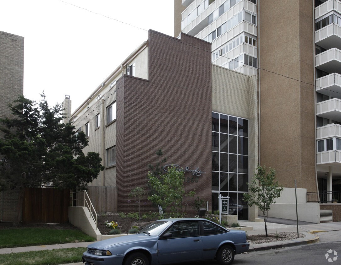 Foto del edificio - Galaxy Condos