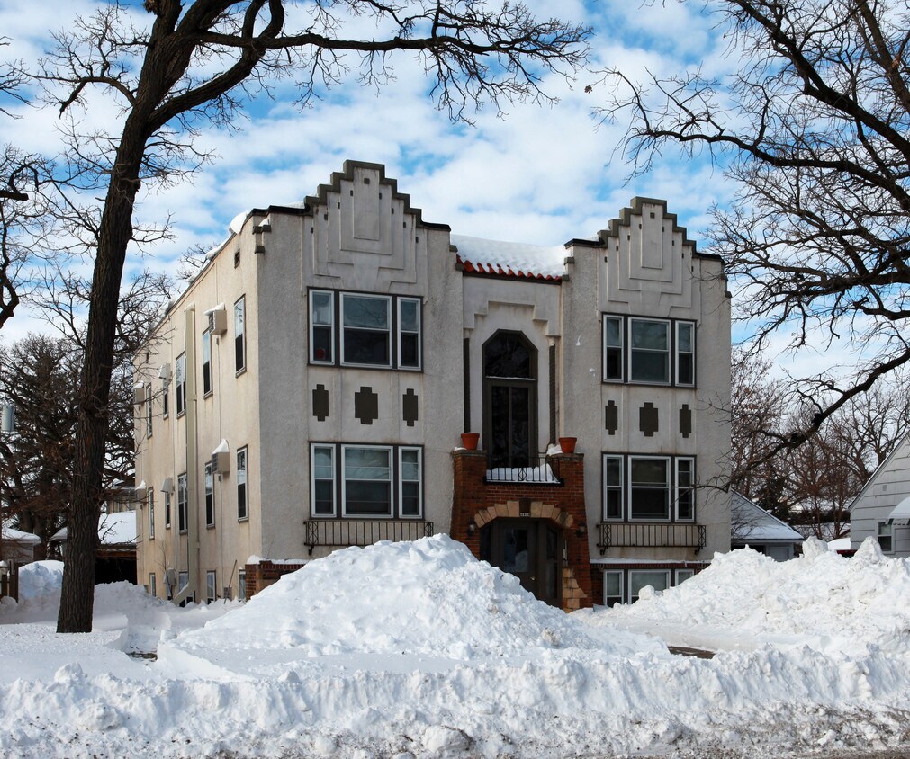Foto principal - 4920 28th Ave S