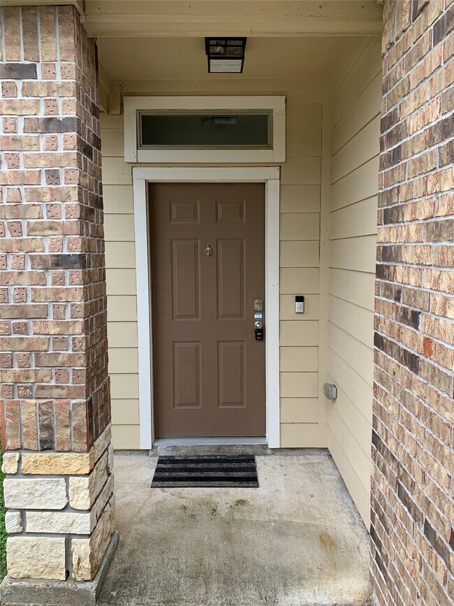 Foto del edificio - 17038 Wilthorne Gardens Ct