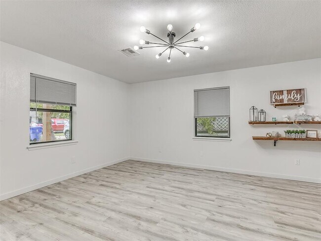 Foto del edificio - 906 E Comanche St