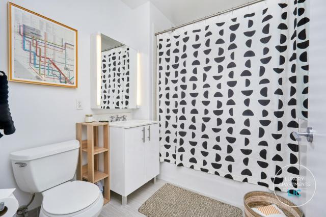 Foto del edificio - 1 bedroom in LONG ISLAND CITY NY 11109