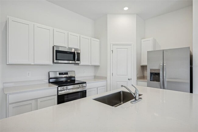 Foto del edificio - 4718 Golden Knight Blvd