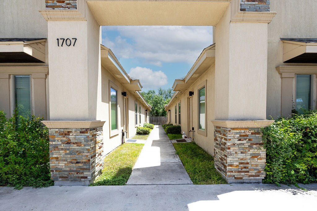 Foto principal - 1707 W Smith Dr