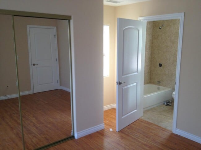 Building Photo - 3322 Linda Vista Ter