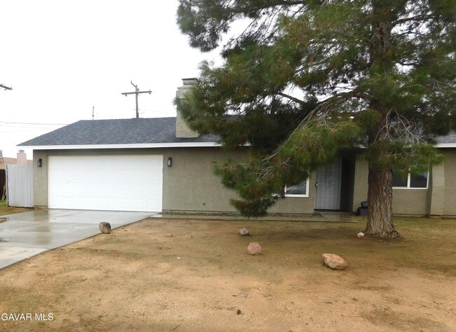 Building Photo - 8260 Viburnum Ave
