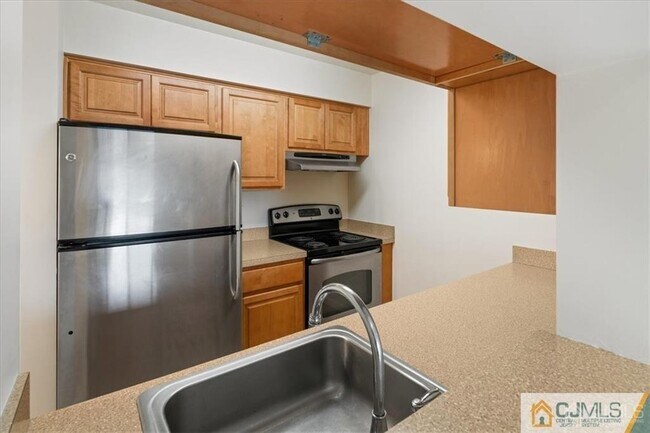 Foto del edificio - 1604 Ravens Crest Dr