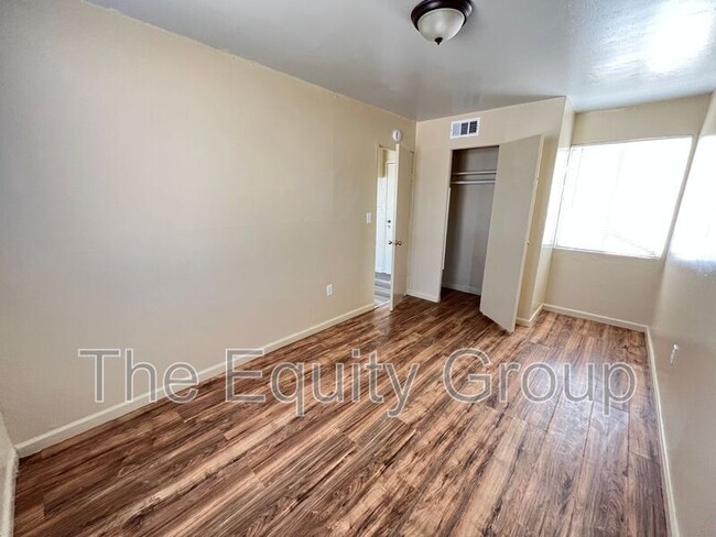 Foto del edificio - 381 E Garden Ave