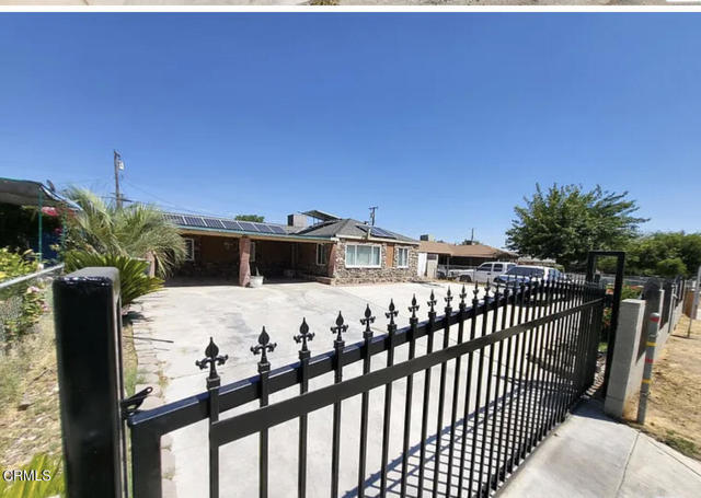 Building Photo - 1417 Ridgeview St