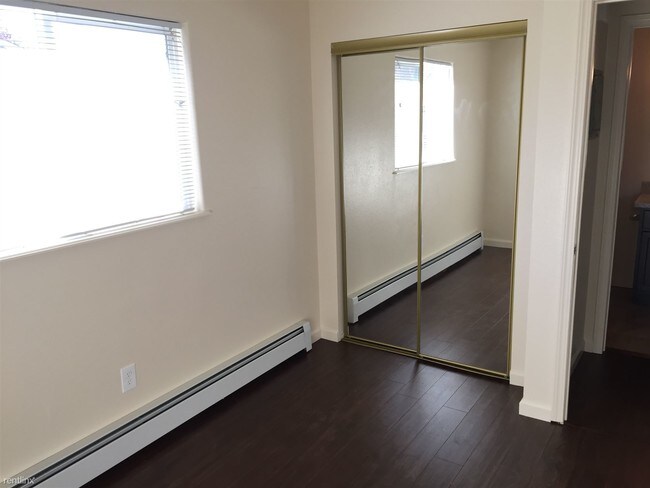 Foto del edificio - 8301 E 3rd Ave