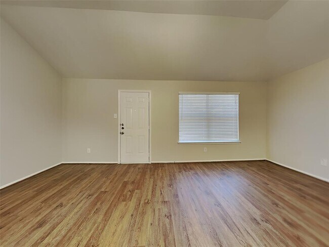 Foto del edificio - 24003 Blossom Crest Ln