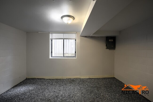 Building Photo - 215 E Lane Ave