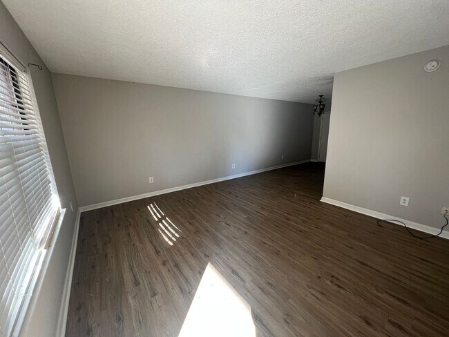 Foto del edificio - 129 Taylor Denton Ln