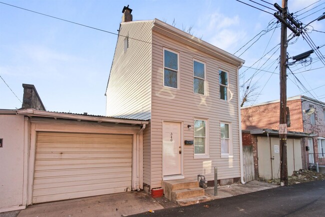 Building Photo - 3 Bedroom Home in York City School District