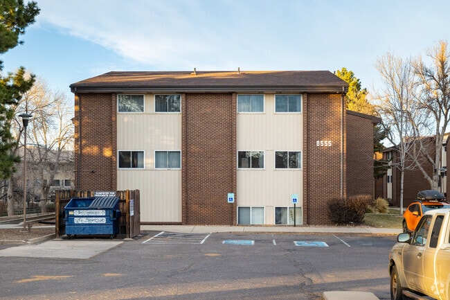 Building Photo - PINETREE Apts