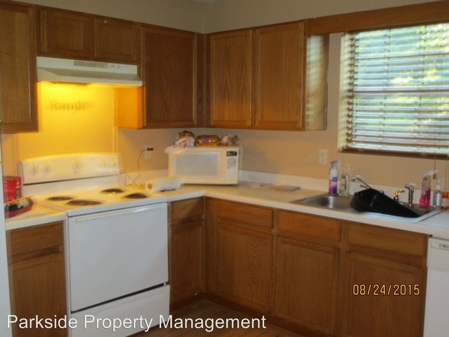 Building Photo - 9336 Pine Trace Ct