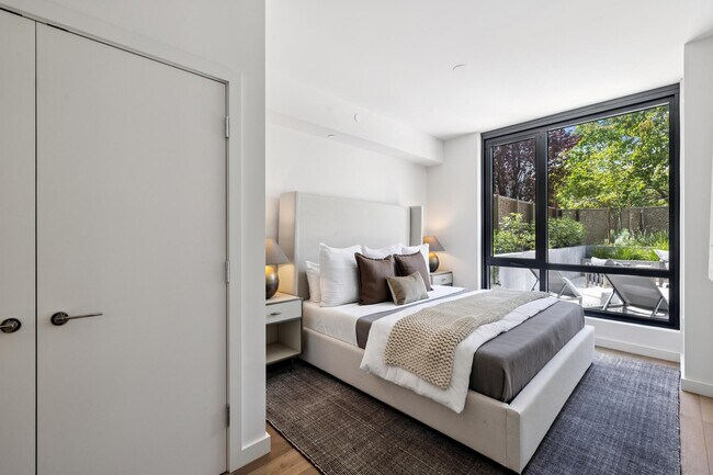 Building Photo - 2525 Van Ness Ave