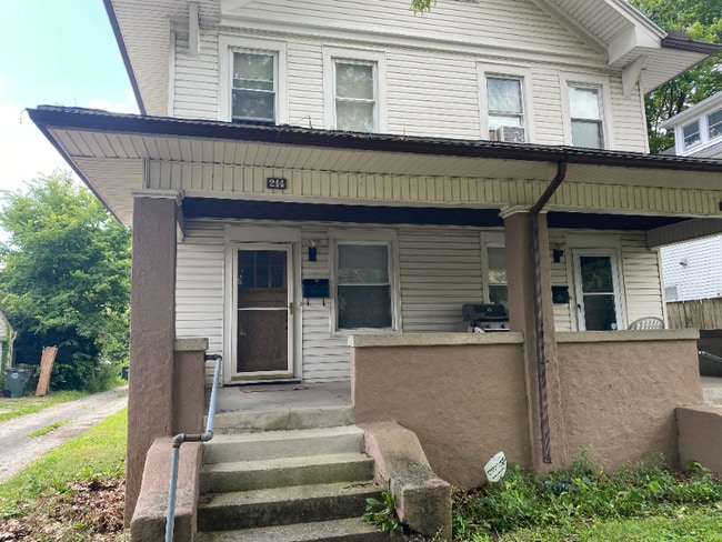 Building Photo - 214 Kenwood Ave