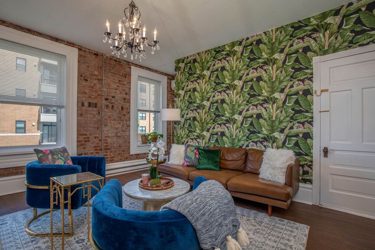 Primary Photo - Charming Duplex in Dogtown