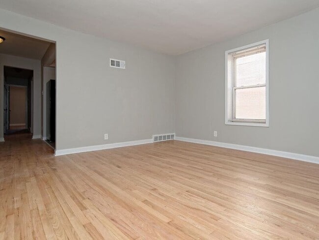 Foto del edificio - 6953 Chippewa St