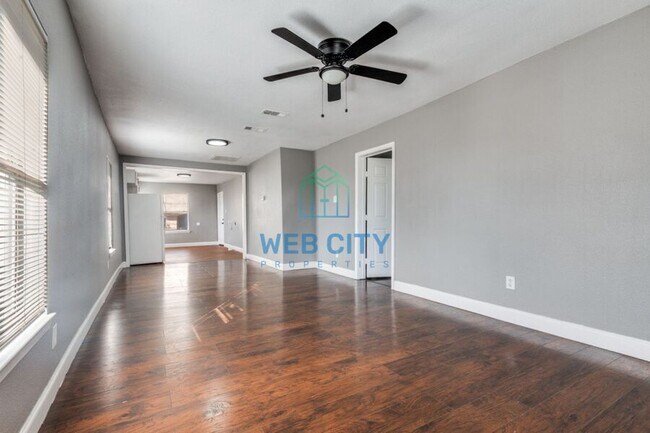 Foto del edificio - 1323 Grinnell St