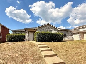 Building Photo - 1229 Highview Dr