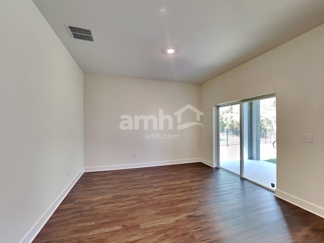 Foto del edificio - 16422 Cheyanne Ct