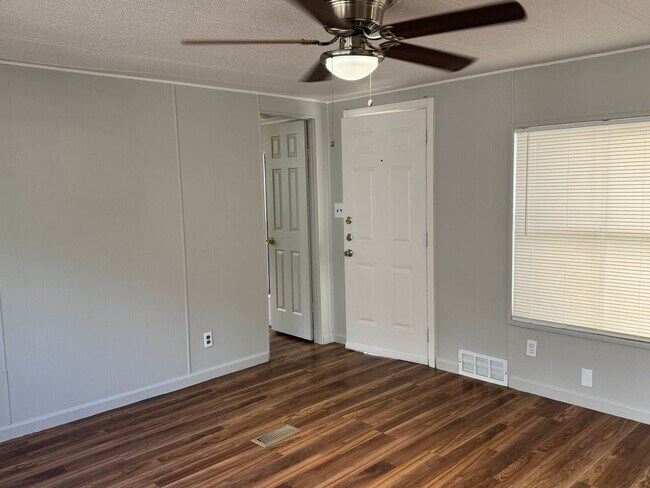 Foto del edificio - 8415 Braewick Dr