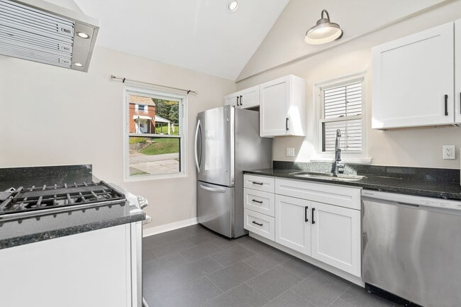 Building Photo - Entirely Renovated 3 bed, 1 bath in Overbrook- Brand New Kitchen and Bathroom!!