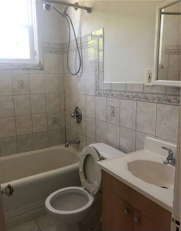 Foto del edificio - 208 Tompkins Ave