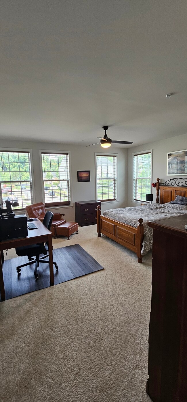 Foto del edificio - 5900 Whitehurst Ln