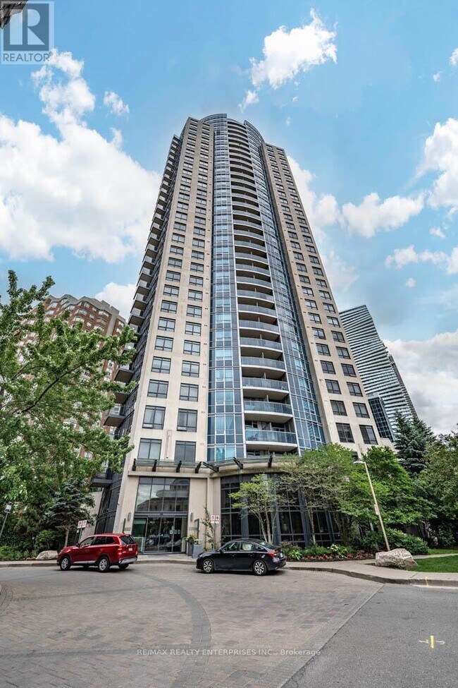 Photo du bâtiment - 330-2330 Burnhamthorpe Rd W
