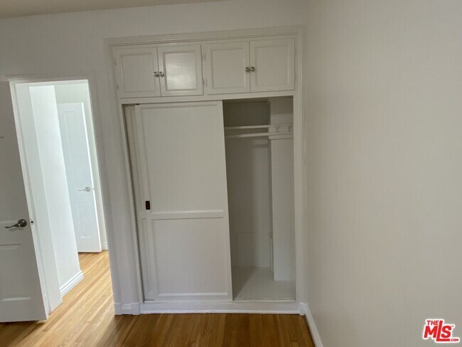 Foto del edificio - 10362 Ashton Ave