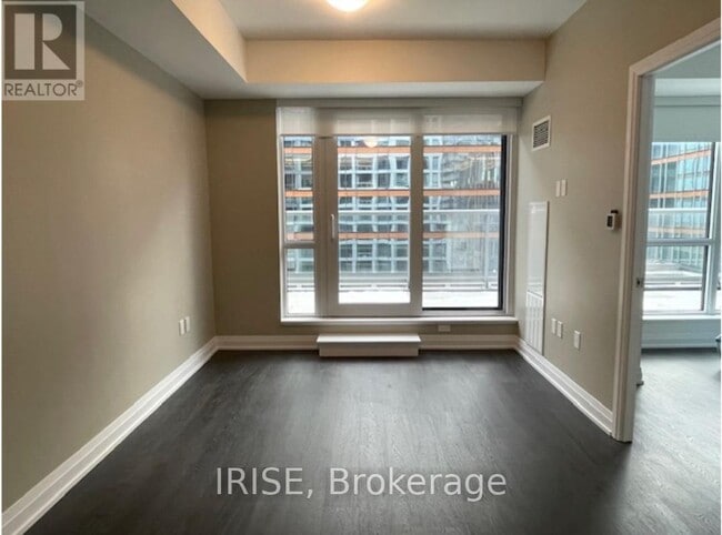 Building Photo - 15 Richardson St